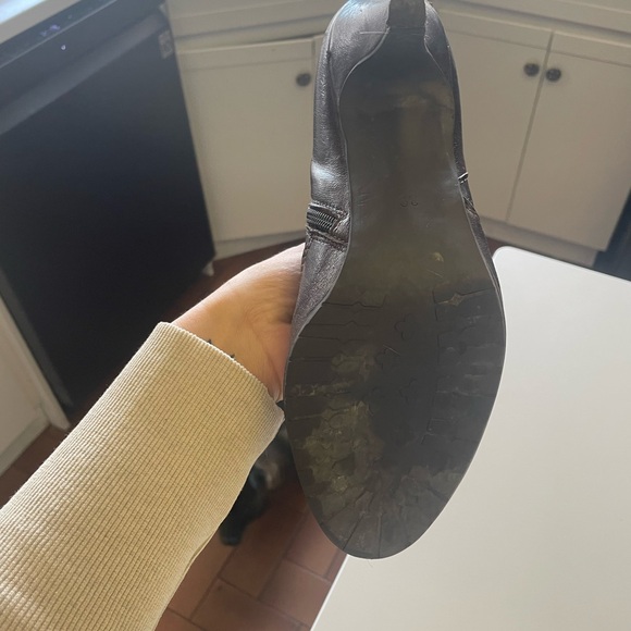 MJUS Women’s Leather Buckle Zip Up Ankle Boots. Size 39, (approx size US 7). - Picture 11 of 13